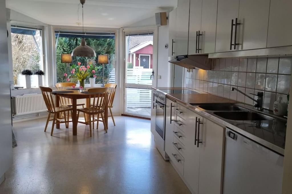 Trivsamt Parhus I Lugnt Omrade Inne I Tranas! Ngoại thất bức ảnh