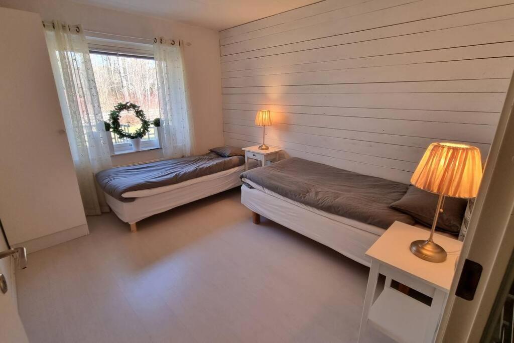 Trivsamt Parhus I Lugnt Omrade Inne I Tranas! Ngoại thất bức ảnh